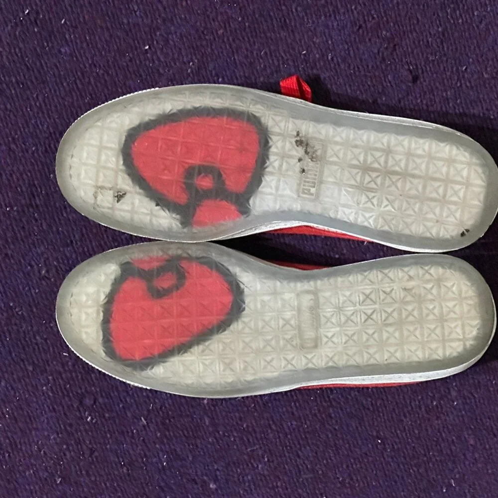Puma x Hello Kitty Super Kawaii Red Suede Sneakers Womens 7.5 Almost Never Worn! - Picture 8 of 9